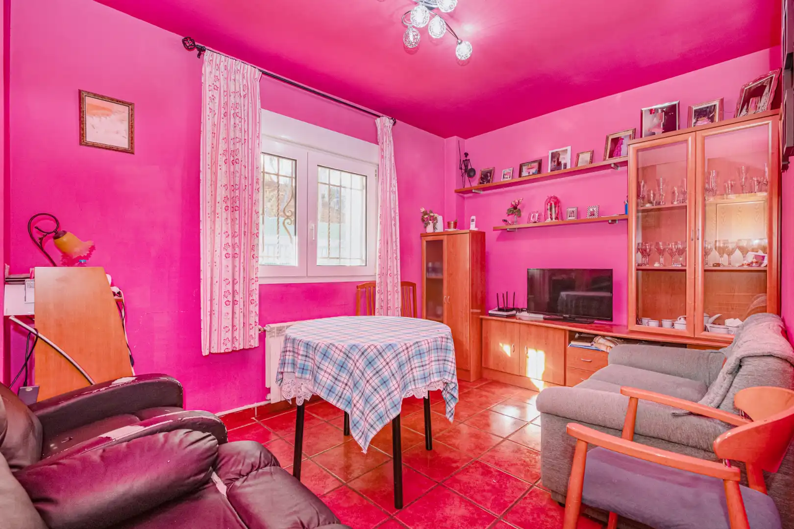 Sala de estar de Casa o chalet en venta en La Zubia con Aire acondicionado, Calefacción y Jardín privado