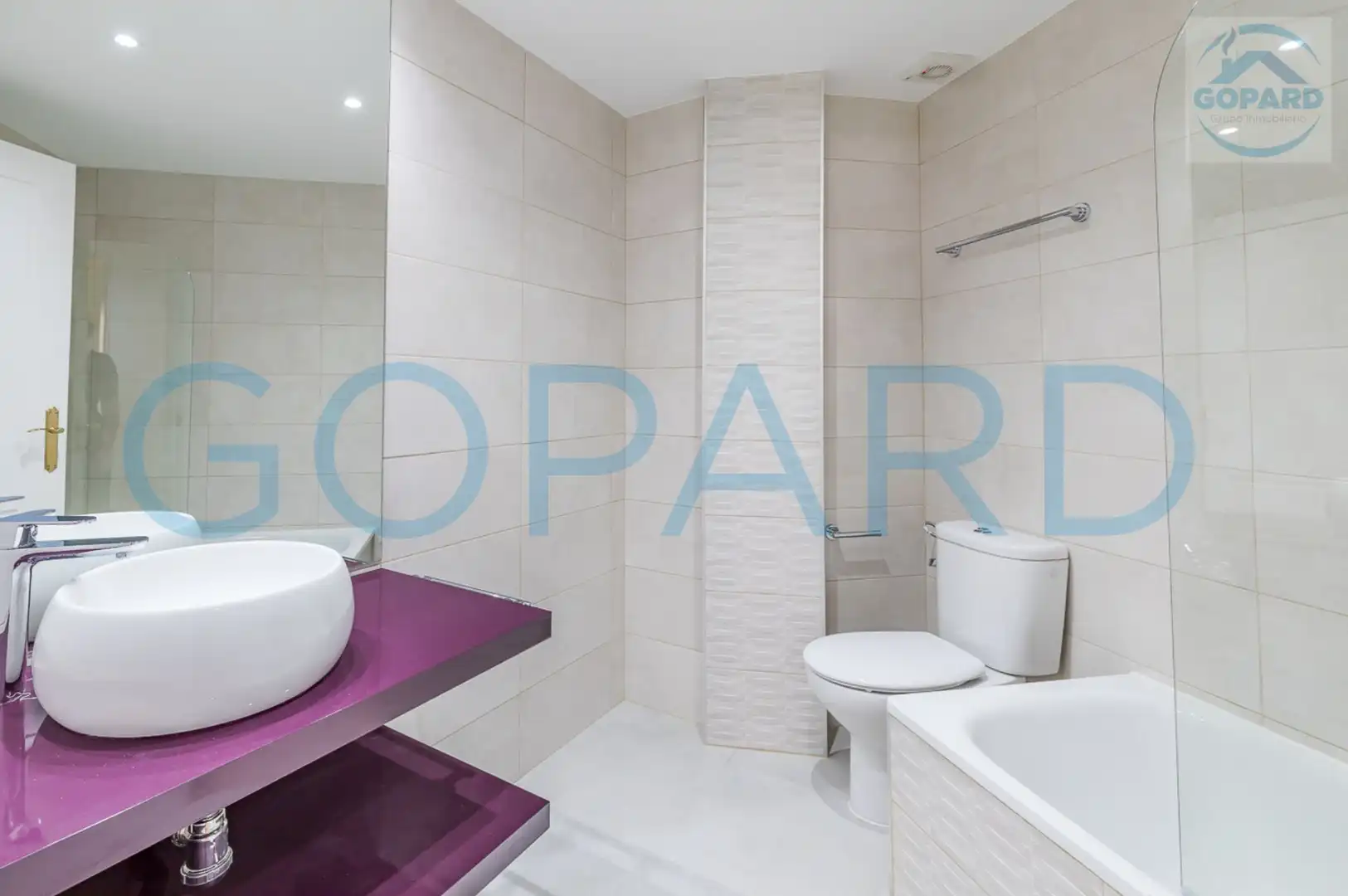 Bathroom of Duplexes for rent in Majadahonda  with Air Conditioner, Heating and Private garden
