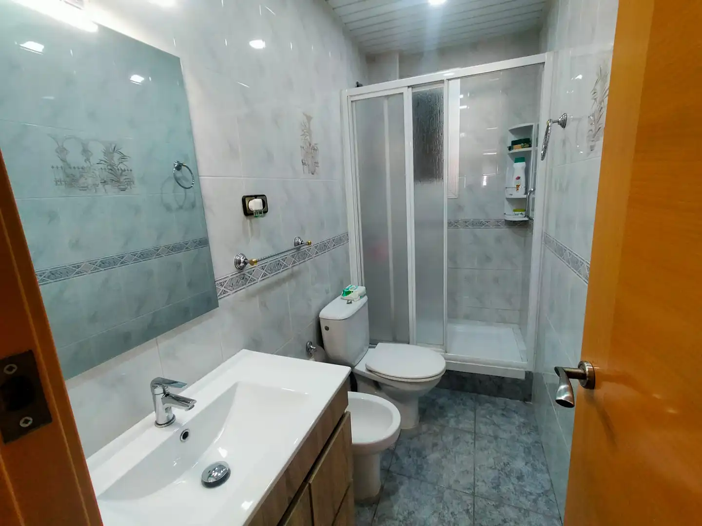 Bathroom of Flat for sale in Sabadell  with Air Conditioner, Storage room and Oven