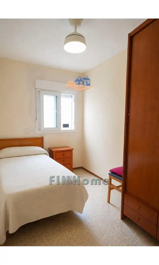 Bedroom of Flat for sale in Sevilla  with Air Conditioner, Terrace and Furnished