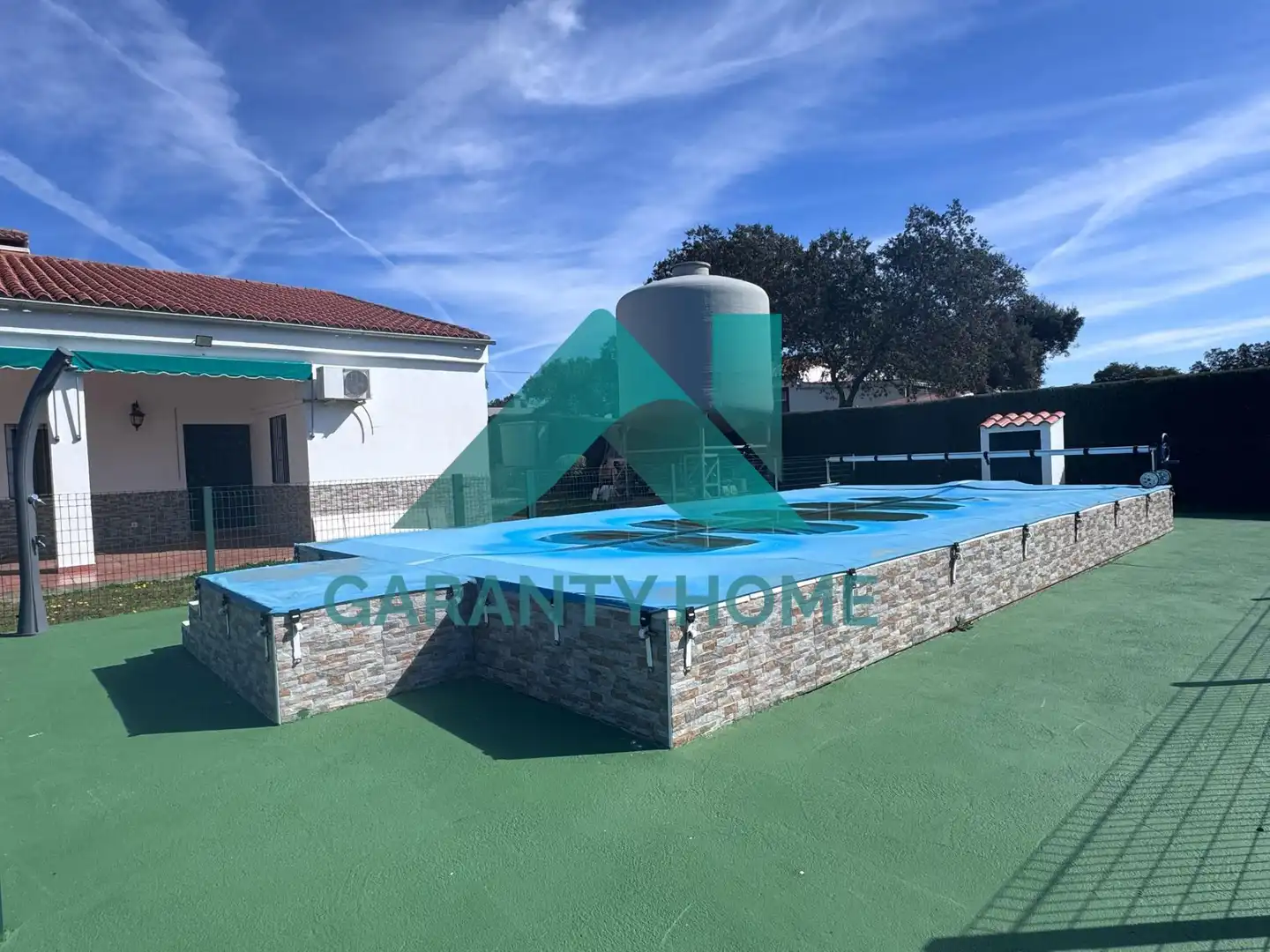 Piscina de Casa o xalet en venda en Cáceres amb Calefacció, Jardí privat i Traster