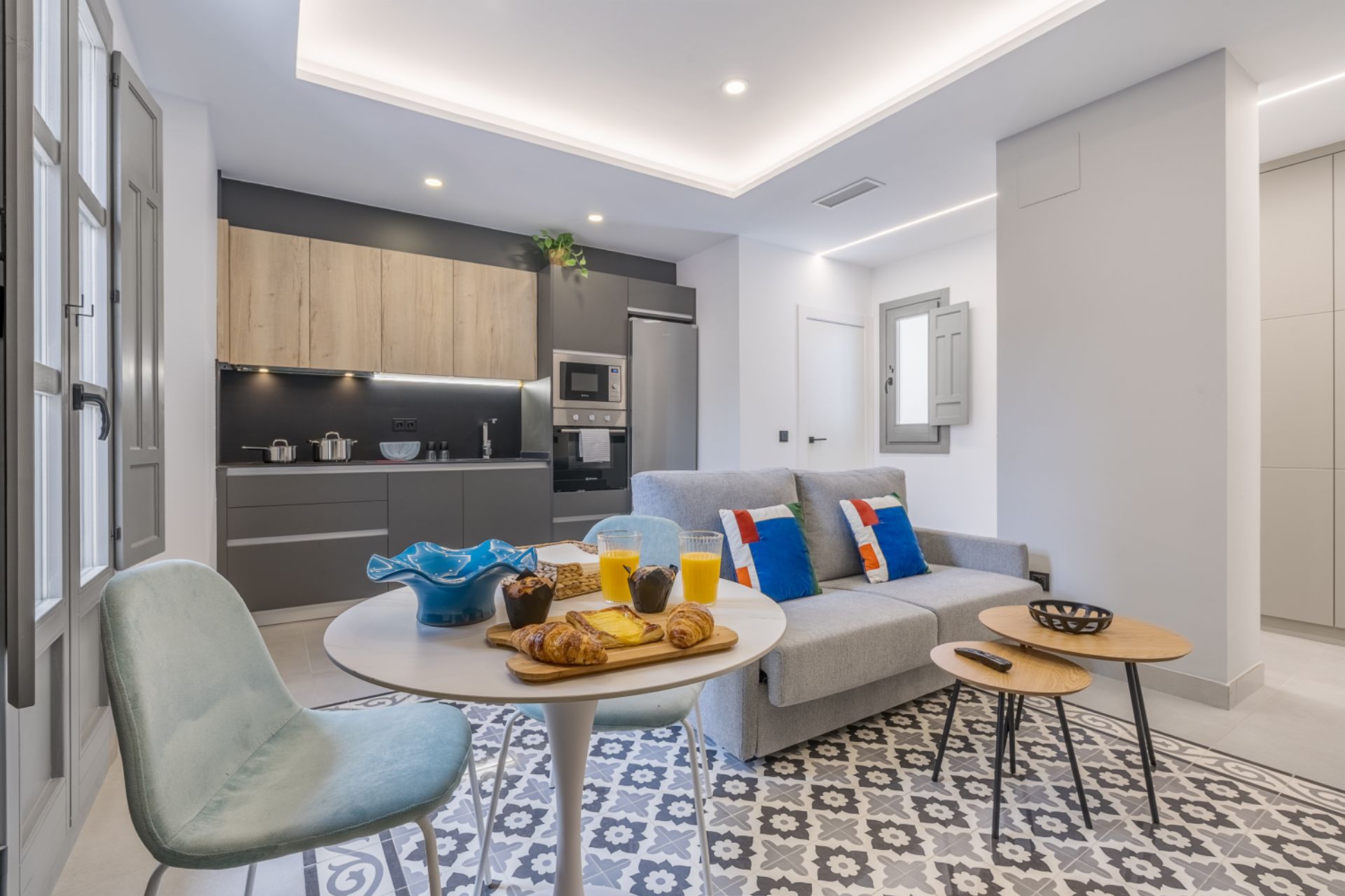 Living room of Flat for rent in  Granada Capital  with Air Conditioner, Heating and Furnished