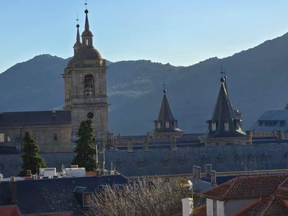 Exterior view of Flat for sale in San Lorenzo de El Escorial  with Terrace