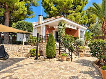 Xalet amb jardí en venda a Barcelona