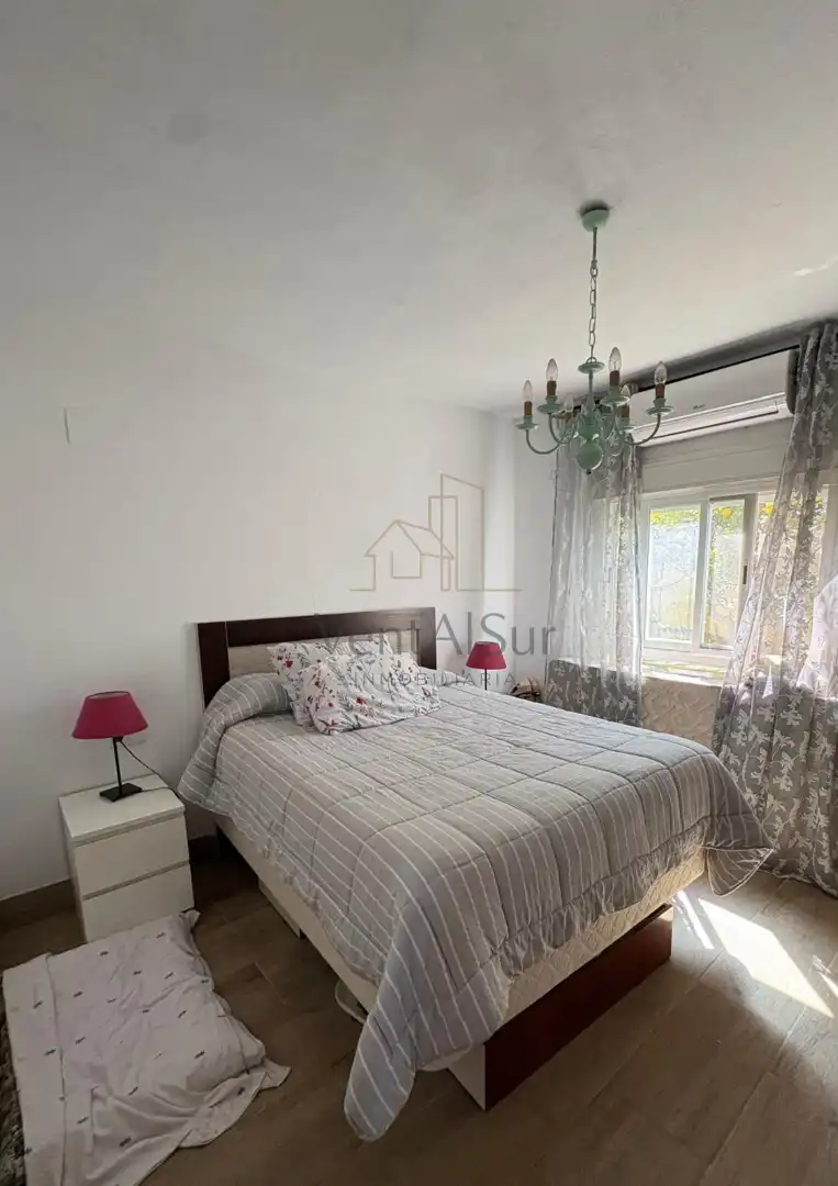 Habitación de Finca rústica en venta en Sanlúcar de Barrameda con Jardín privado, Piscina y Amueblado