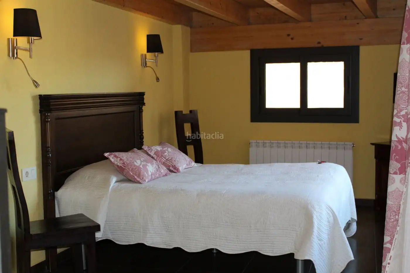 Business premises for sale in Carrer dels Canonges 38
