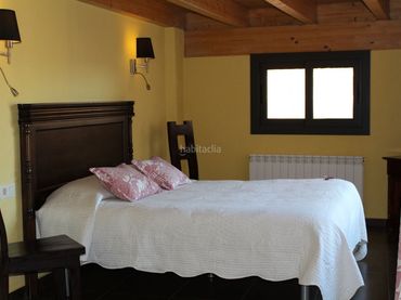 Business premises for sale in Carrer dels Canonges 38