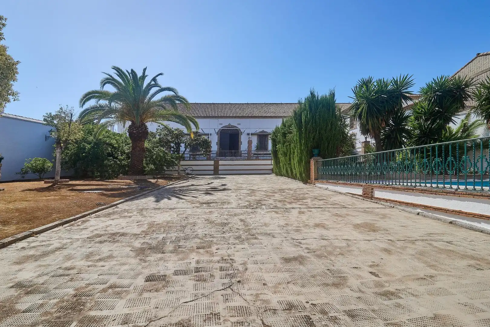 Vista exterior de Nave industrial en venta en Aguilar de la Frontera