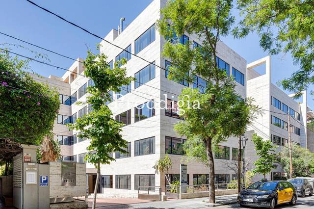 Oficina en Alquiler en CALLE DEL MILANESAT, 25 en Les Tres Torres