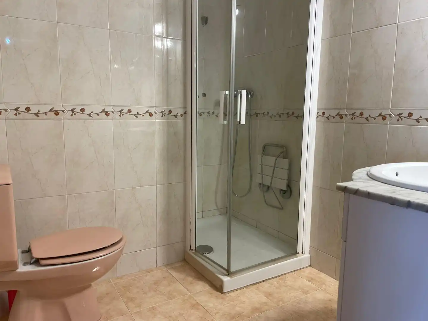 Bathroom of Flat for sale in Vigo   with Heating, Parquet flooring and Storage room