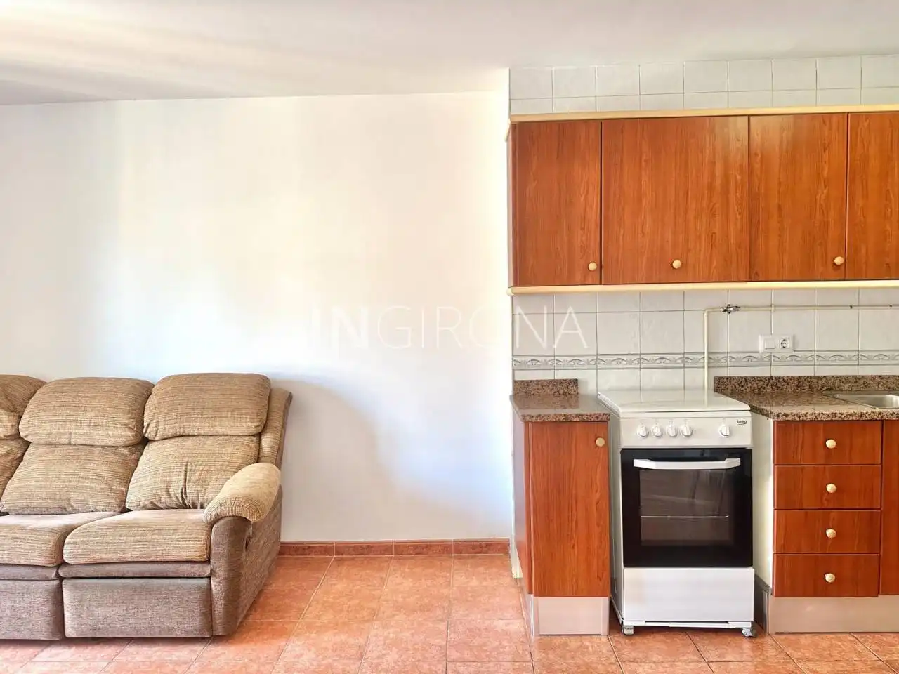 Cocina de Piso de alquiler en Girona con Calefacción, Amueblado y Balcón