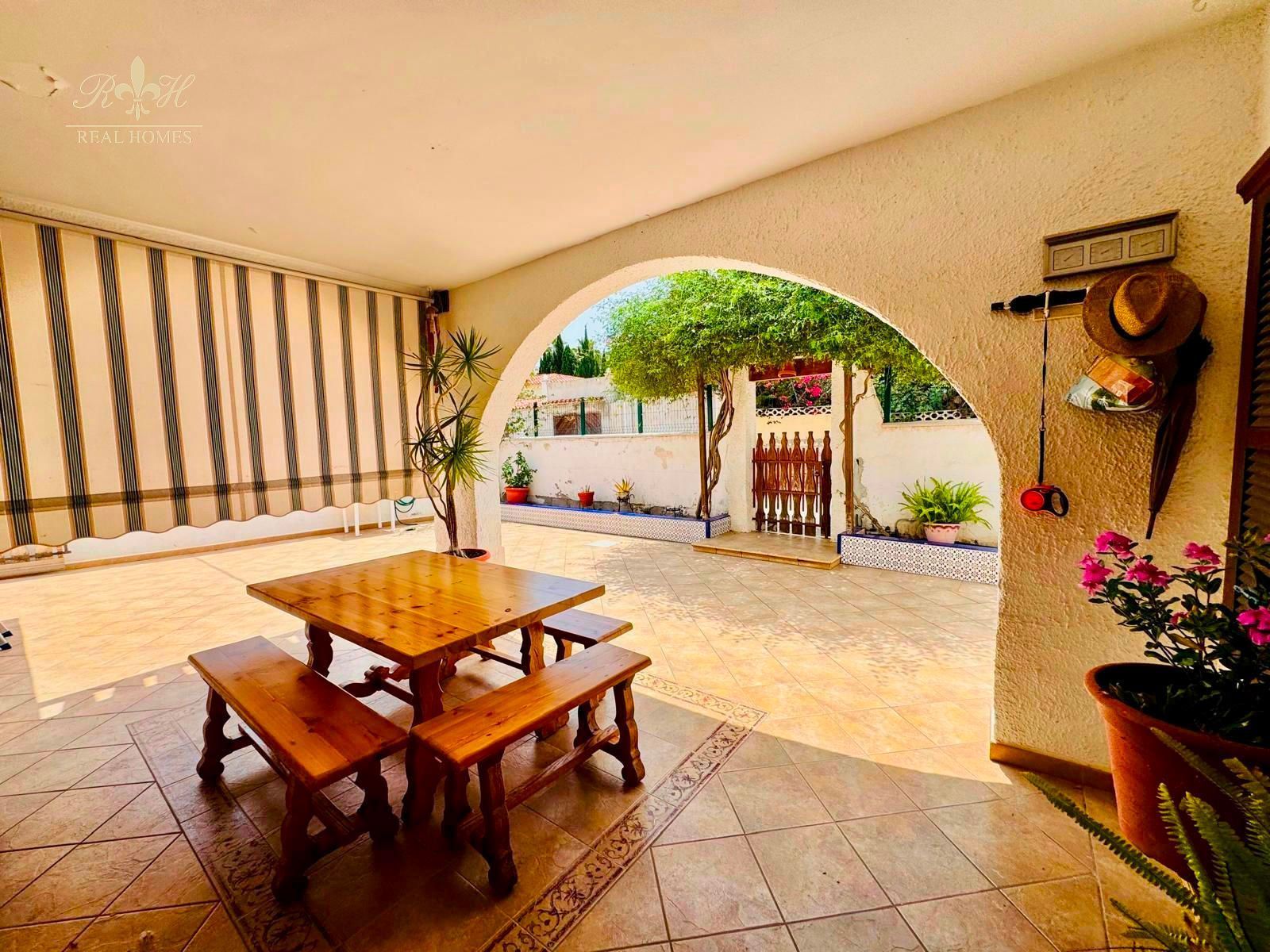 Garden of House or chalet for sale in Benidorm  with Air Conditioner, Terrace and Swimming Pool
