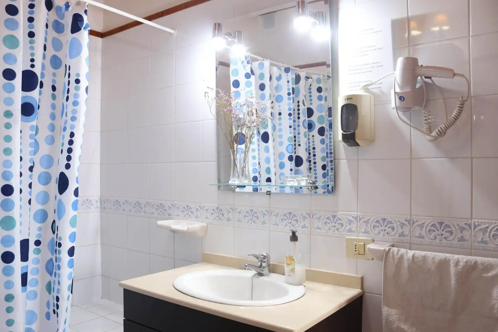 Baño de Finca rústica en venta en Hermigua con Jardín privado, Terraza y Amueblado