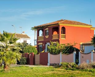 Vista exterior de Casa o xalet en venda en Algeciras amb Jardí privat