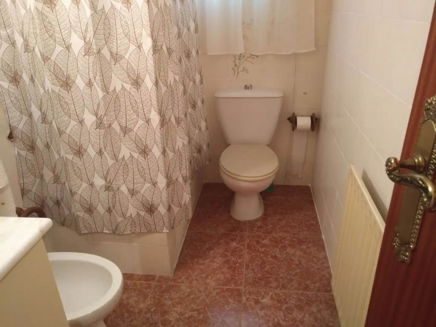 Baño de Piso para compartir en Valencia con Calefacción, Amueblado y Horno