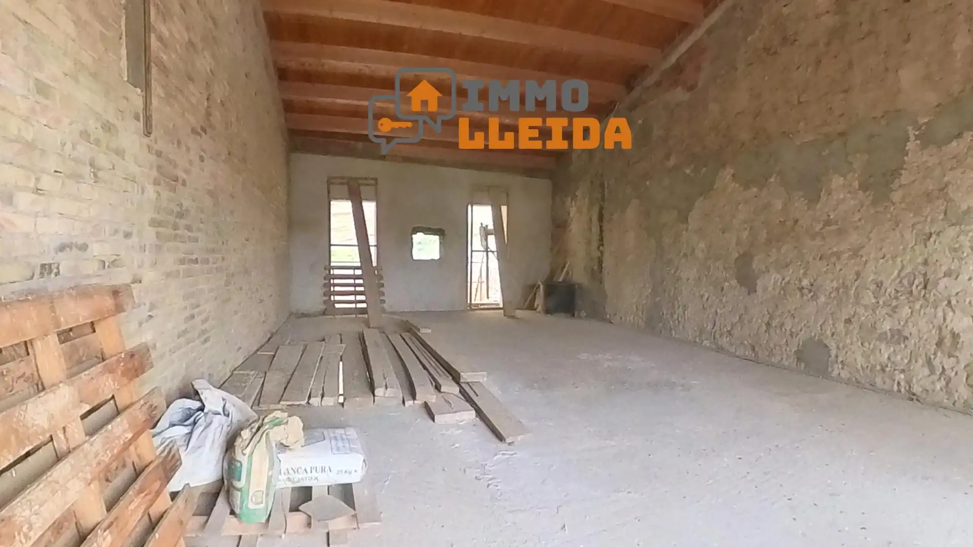 Casa adosada en venda en Balaguer amb Internet