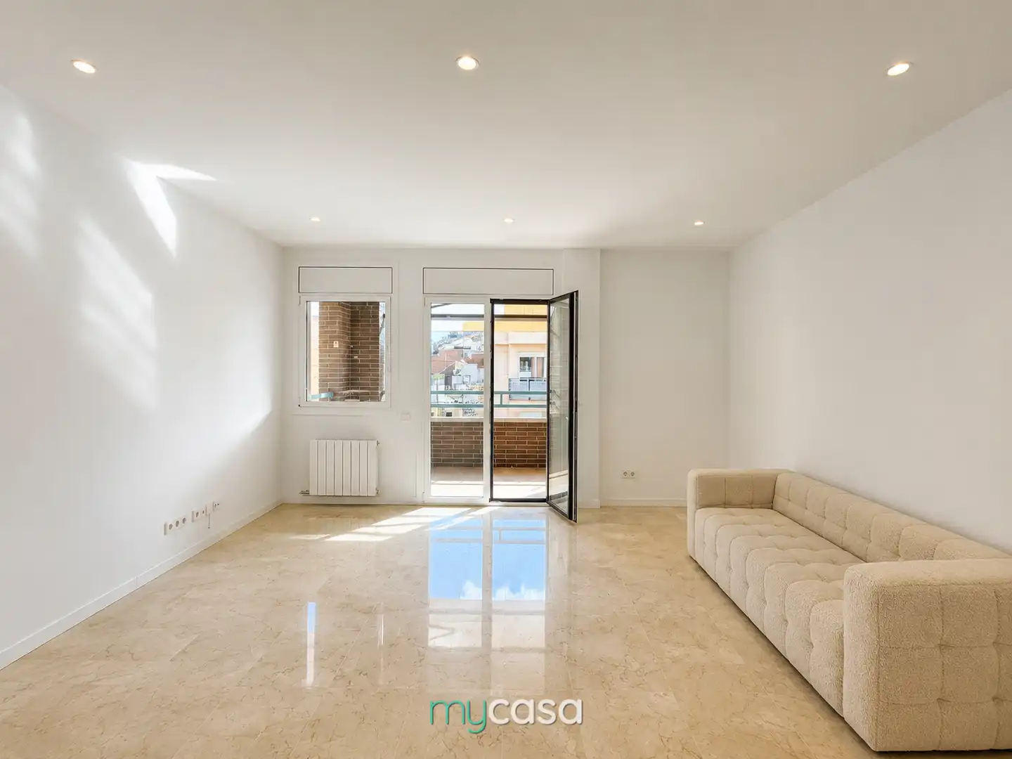 Sala de estar de Piso en venta en Barcelona con Aire acondicionado, Calefacción y Parquet