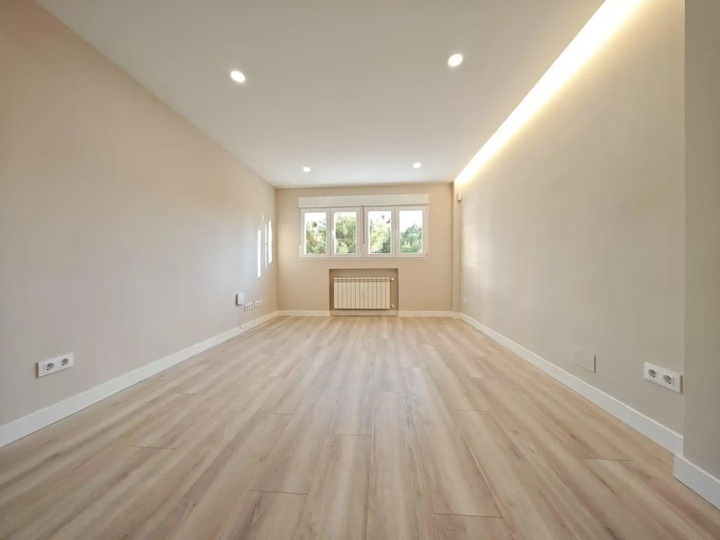 Flat for sale in  Madrid Capital  with Heating and Private garden