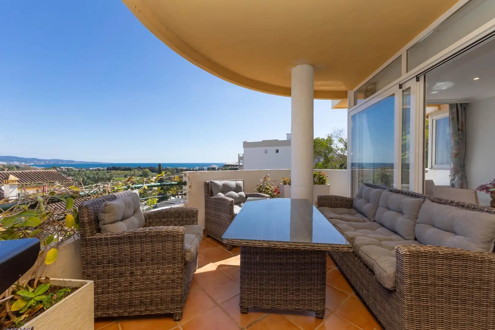 Dúplex amb piscina en venda a Nueva Andalucía, imagen 2