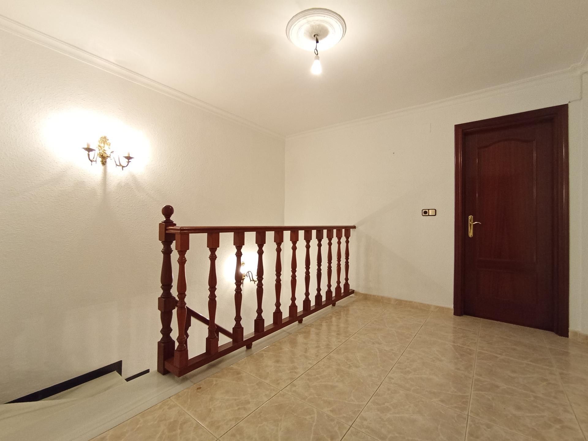 Casa o xalet en venda a Calle AZOFAIRON, Centro - Doña Mercedes