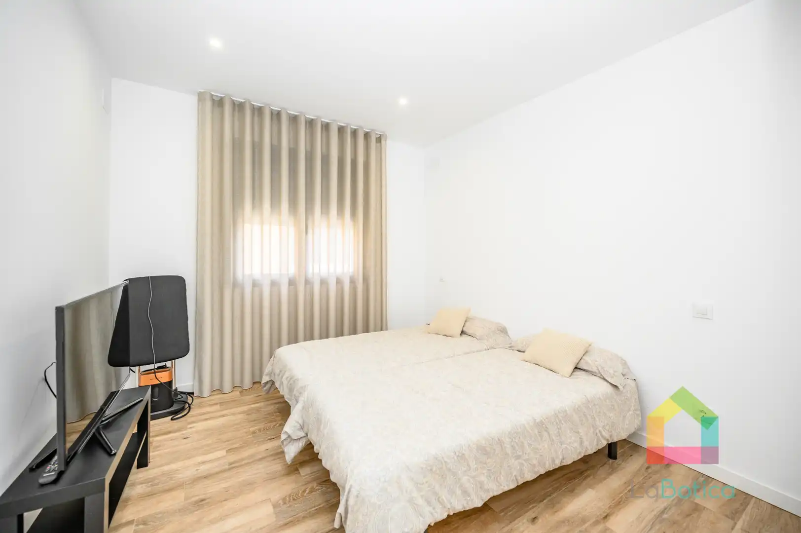Dormitori de Casa o xalet en venda en Olías del Rey amb Aire condicionat, Calefacció i Terrassa