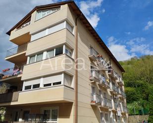 Vista exterior de Pis en venda en Ribes de Freser amb Calefacció, Terrassa i Balcó