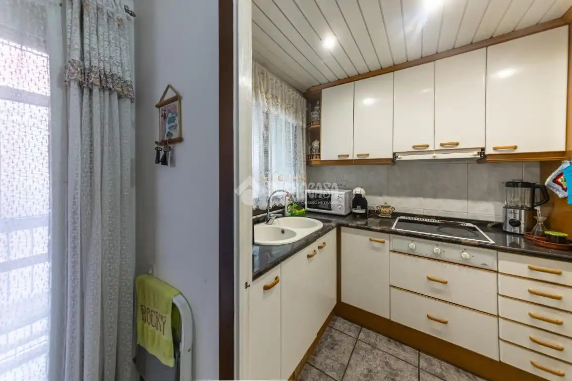 Küche von Wohnung zum Verkauf in Cubelles mit Balkon