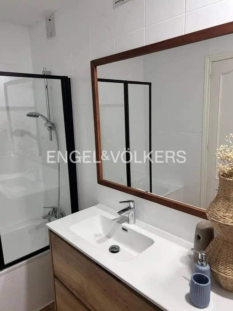 Baño de Dúplex de alquiler en Barcelona con Aire acondicionado, Calefacción y Parquet
