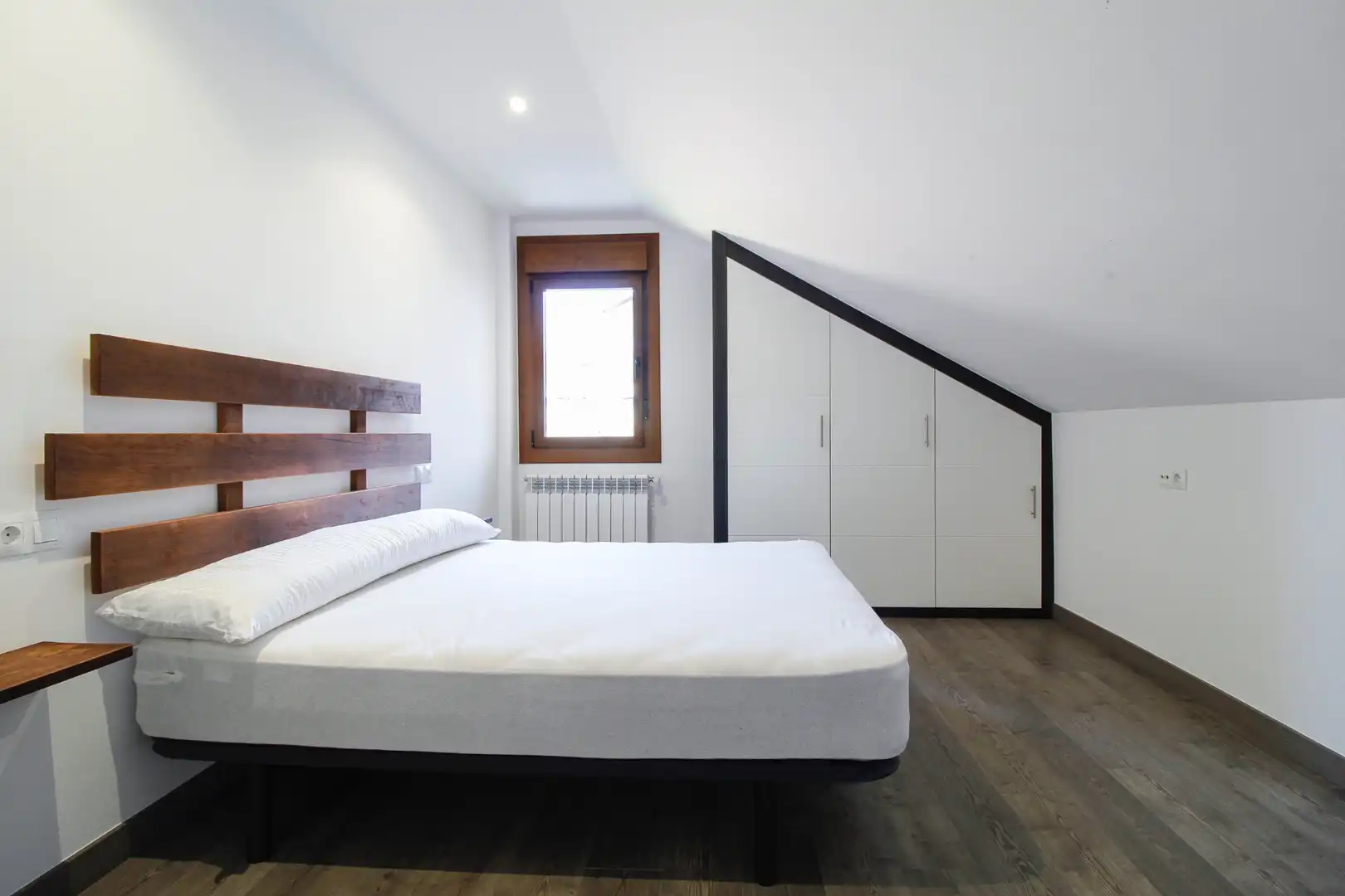 Casa pareada con jardín en venta en Avenida Pablo VI 1, imagen 7