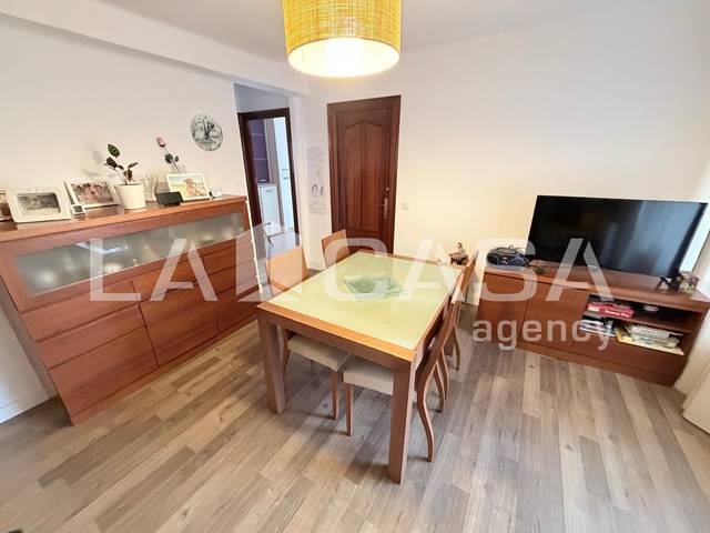 Piso en Venta en Carrer de Josep Miret en La Verneda i la Pau