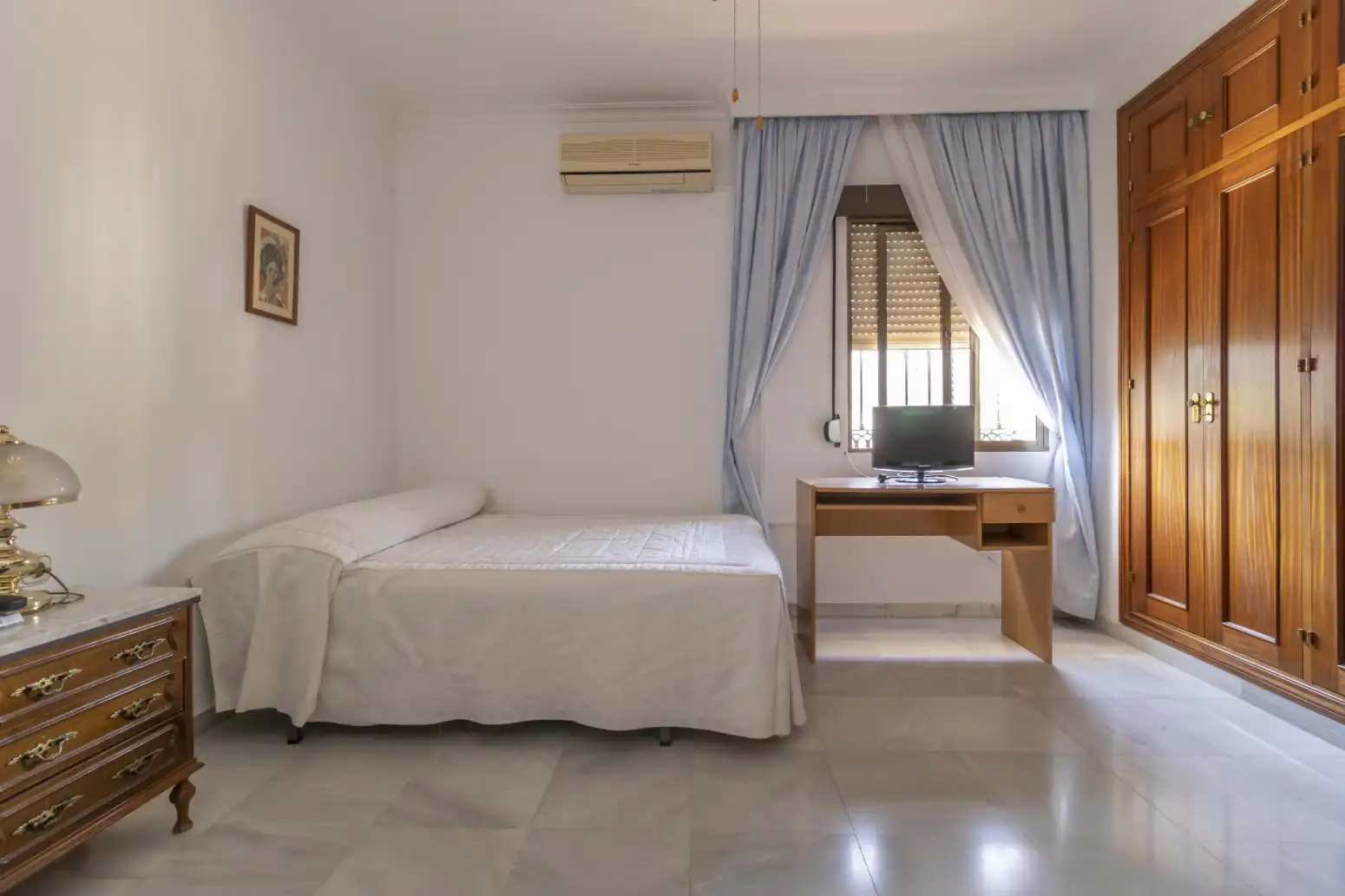 Dormitori de Casa o xalet en venda en Gines amb Aire condicionat, Terrassa i Traster