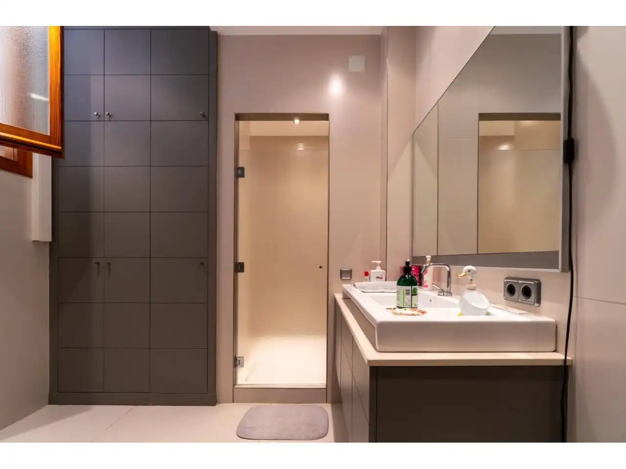 Bathroom of Houses for sale in Banyoles  with Air Conditioner, Heating and Private garden