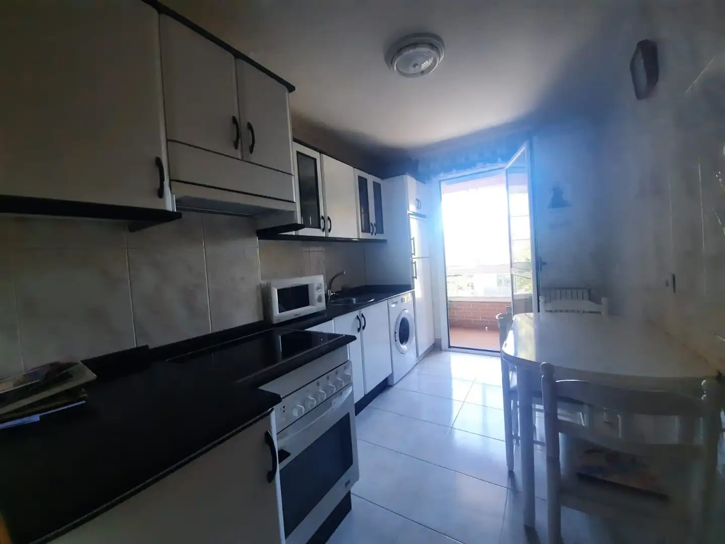 Cuina de Pis en venda en Ponferrada amb Calefacció, Moblat i Forn