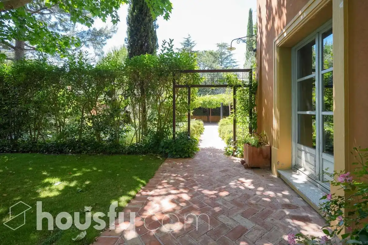 Garden of Houses for sale in Pozuelo de Alarcón  with Air Conditioner, Heating and Private garden