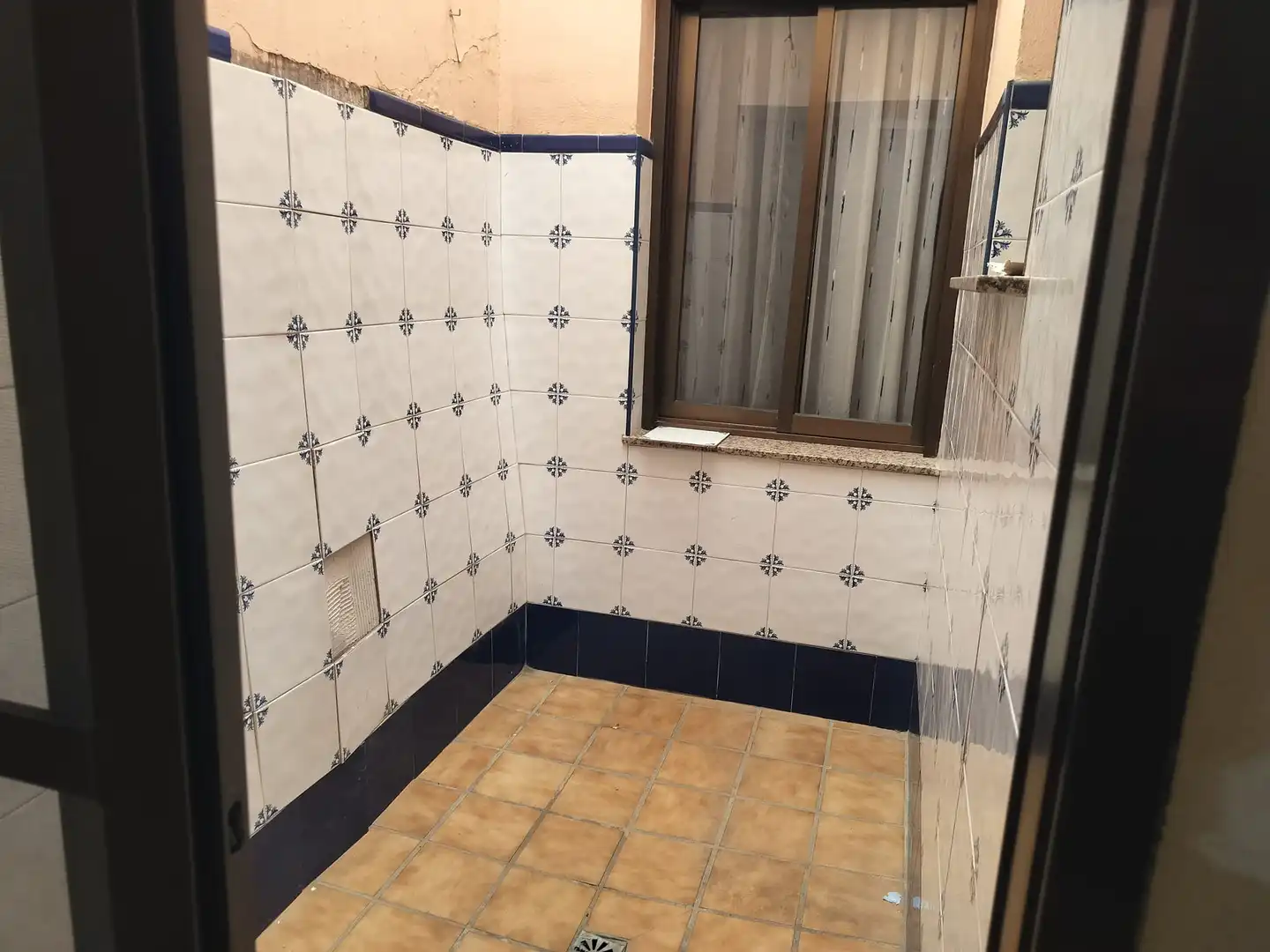 Bany de Casa o xalet en venda en La Pobla de Vallbona amb Terrassa i Traster