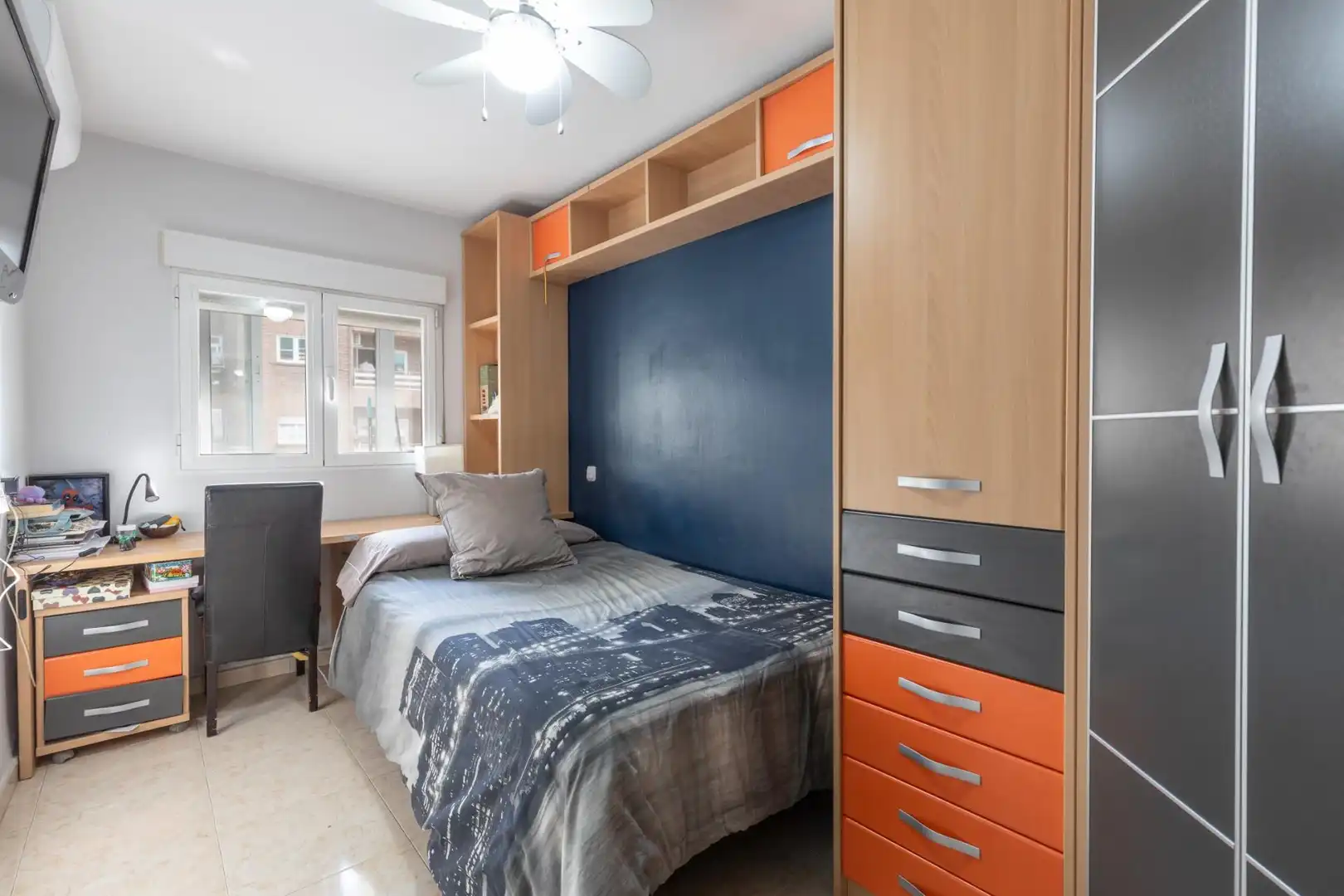 Bedroom of Flat for sale in Granada  with Parquet flooring and Storage room