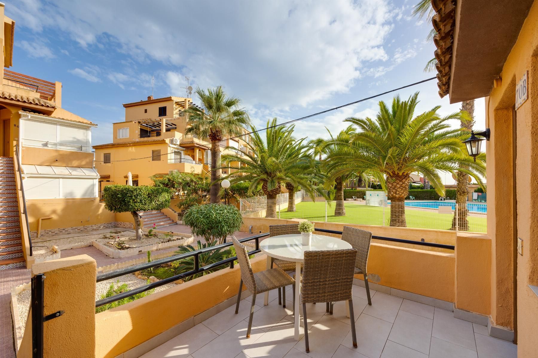 Terraza de Estudio en venta en Torrevieja con Terraza y Piscina comunitaria