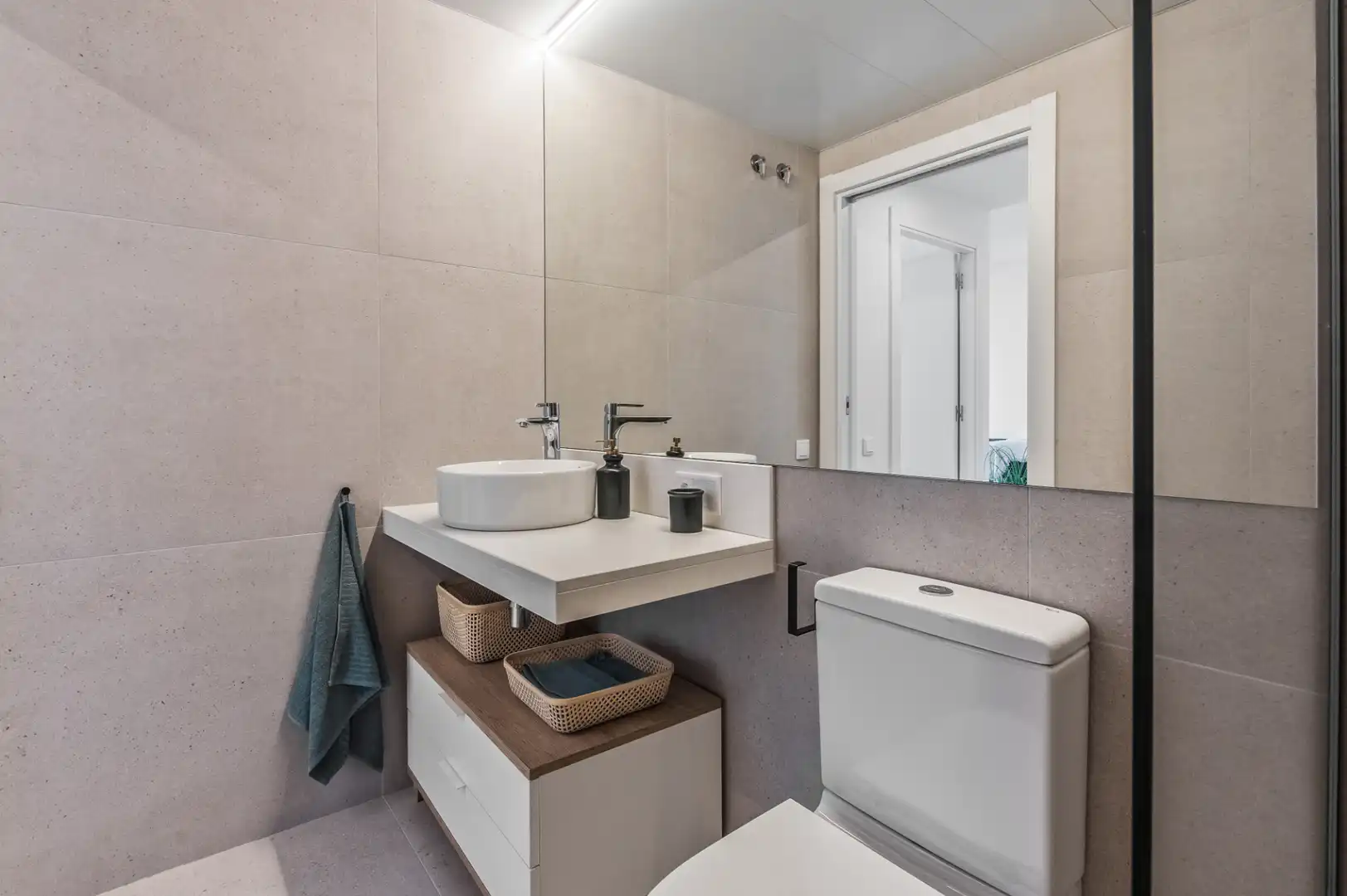 Baño de Piso en venta en Barcelona con Aire acondicionado, Calefacción y Terraza