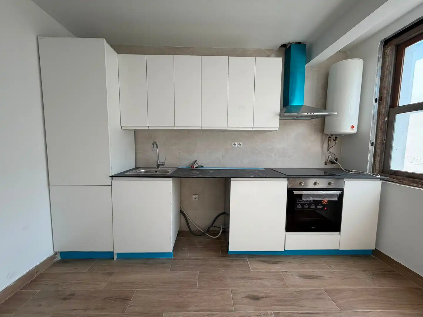 Cuina de Pis de lloguer en Eibar amb Moblat, Forn i Rentadora