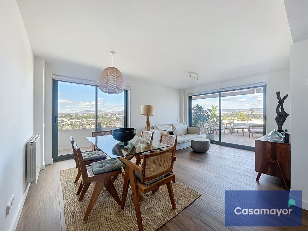 Menjador de Pis en venda en Alicante / Alacant amb Aire condicionat, Calefacció i Jardí privat