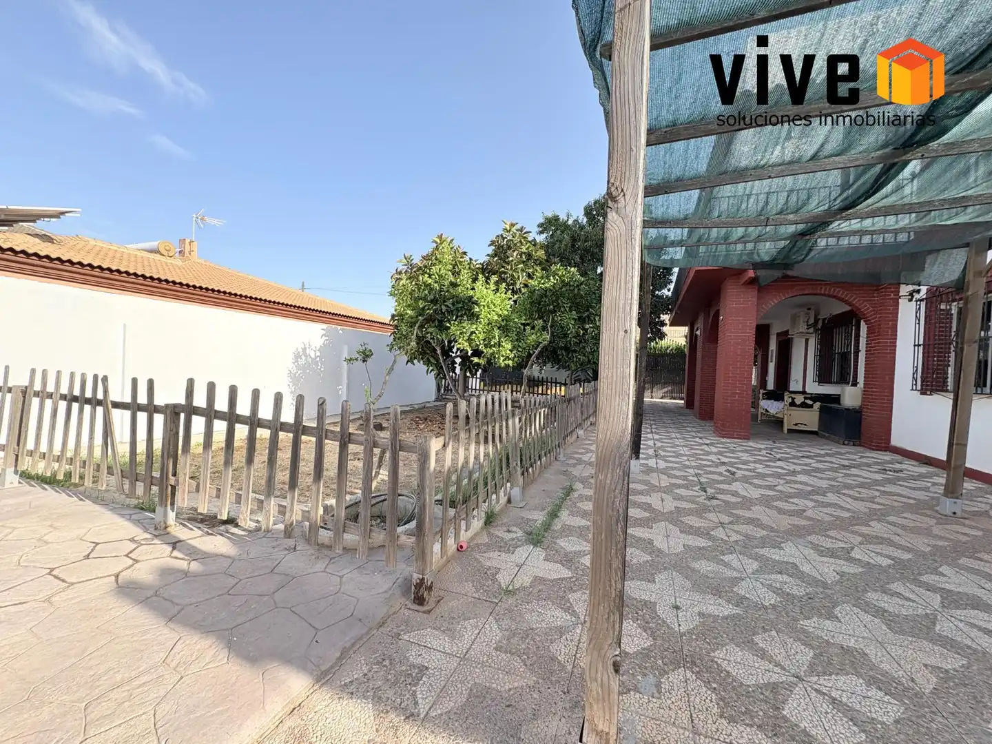 Terraza de Casa adosada en venta en Mairena del Aljarafe con Aire acondicionado, Calefacción y Jardín privado