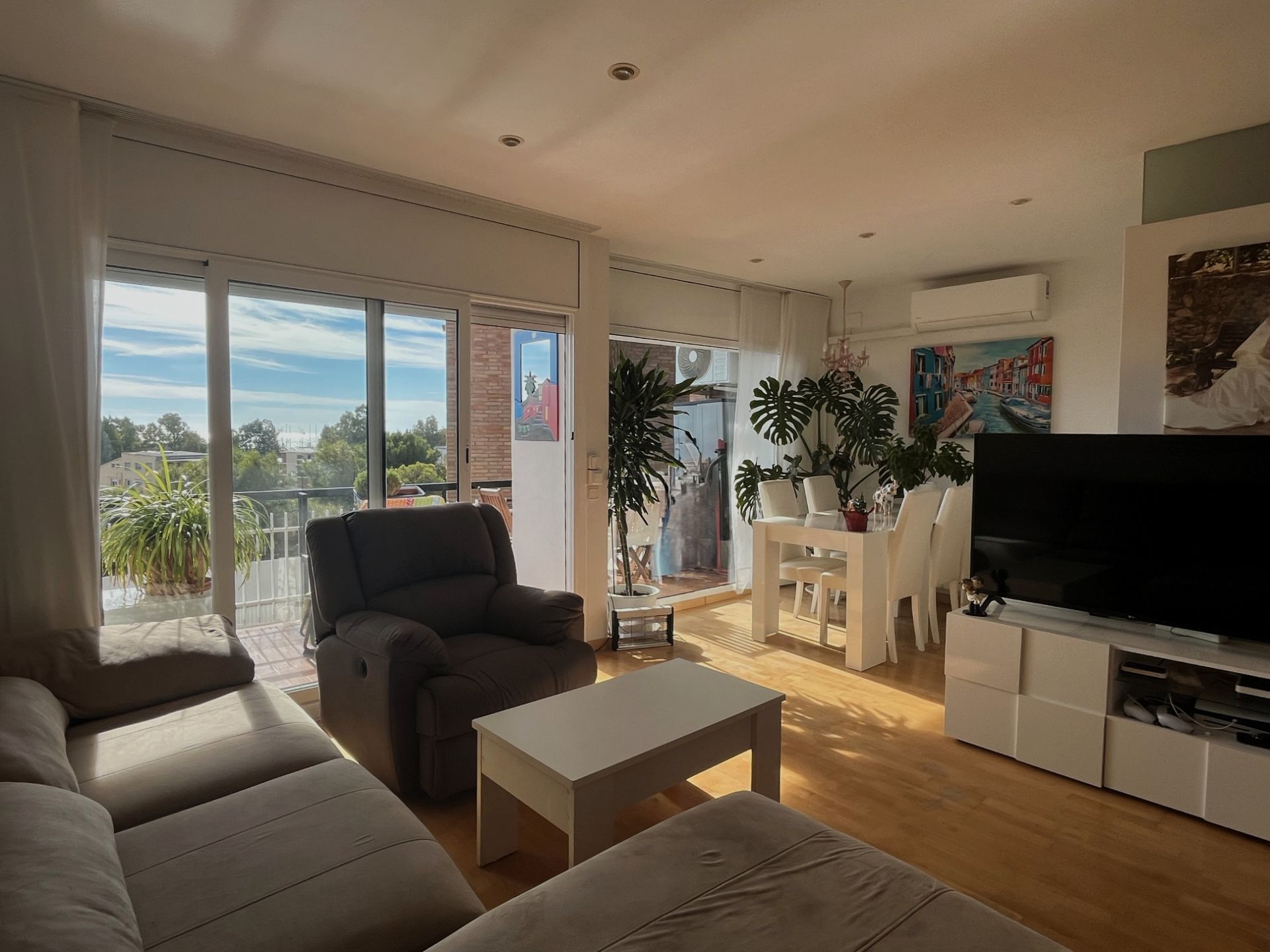 Sala d'estar de Pis de lloguer en Castelldefels amb Aire condicionat, Calefacció i Terrassa