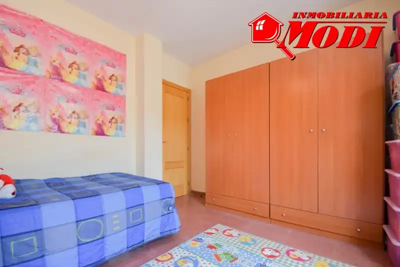 Habitación de Casa adosada en venta en Alhendín con Calefacción, Jardín privado y Terraza