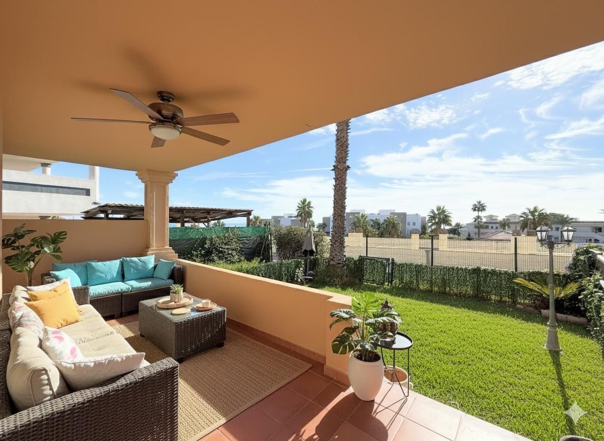 Terraza de Casa adosada en venta en Estepona con Aire acondicionado, Calefacción y Jardín privado