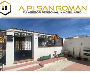 Vista exterior de Casa o xalet en venda en Villalbilla amb Aire condicionat