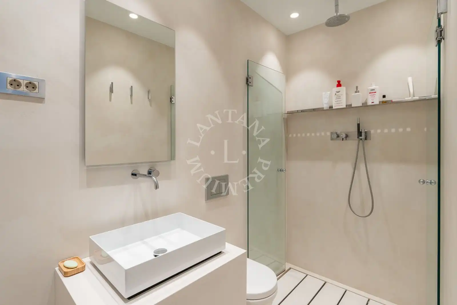 Baño de Casa o chalet en venta en Barcelona con Calefacción y Terraza