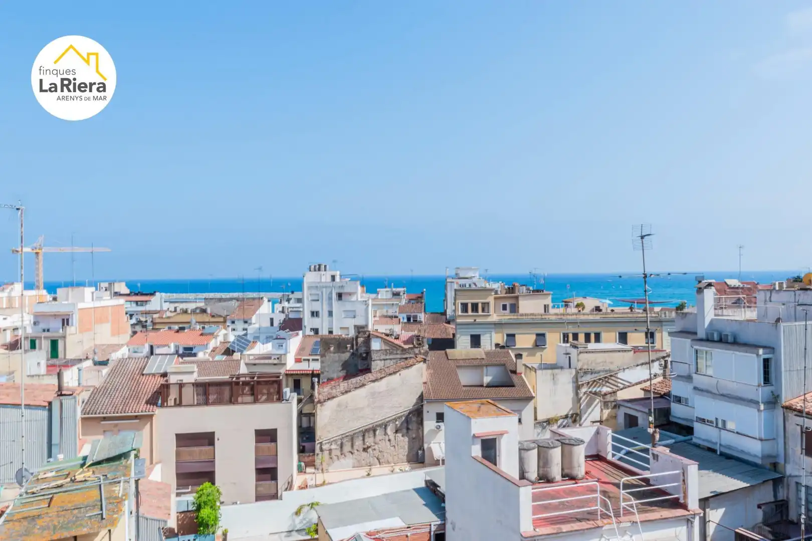 Vista exterior de Piso en venta en Arenys de Mar con Parquet y Balcón