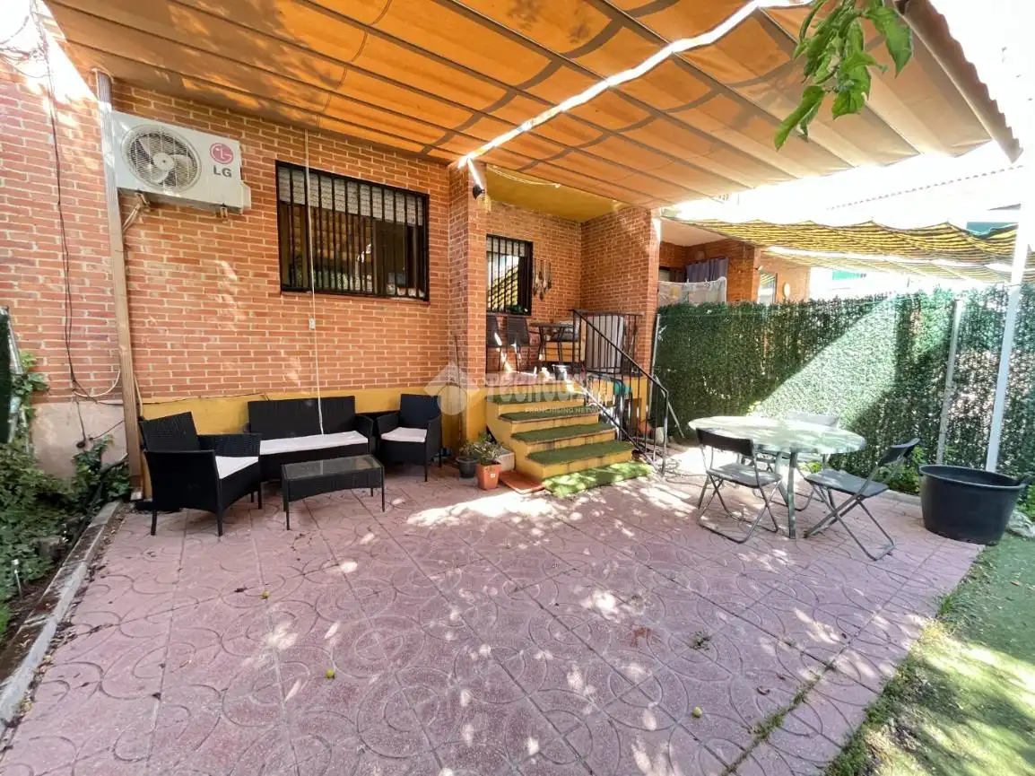 Terraza de Casa adosada en venta en Loeches