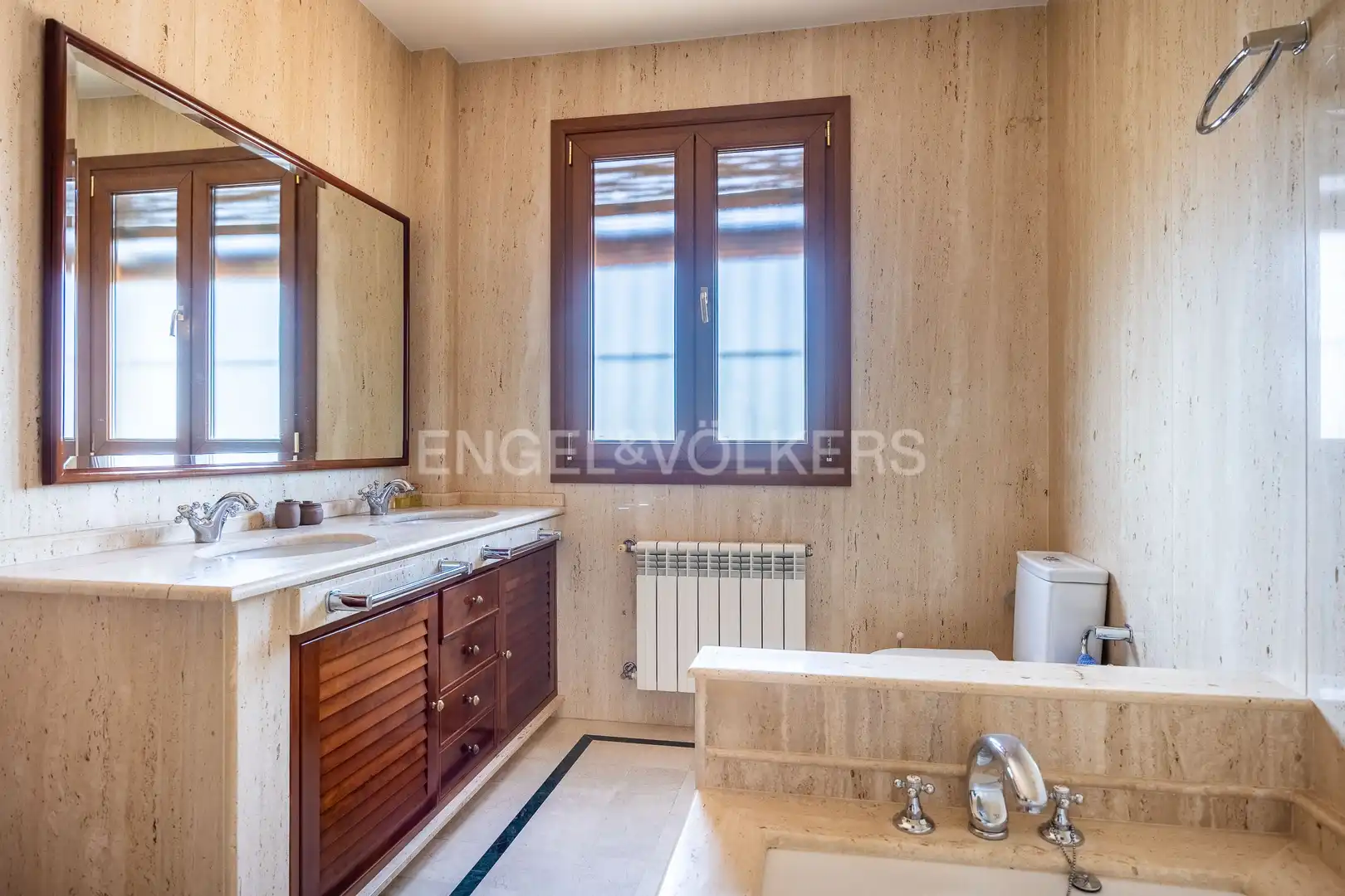 House with terrace for sale in Sanlúcar la Mayor, imagen 38