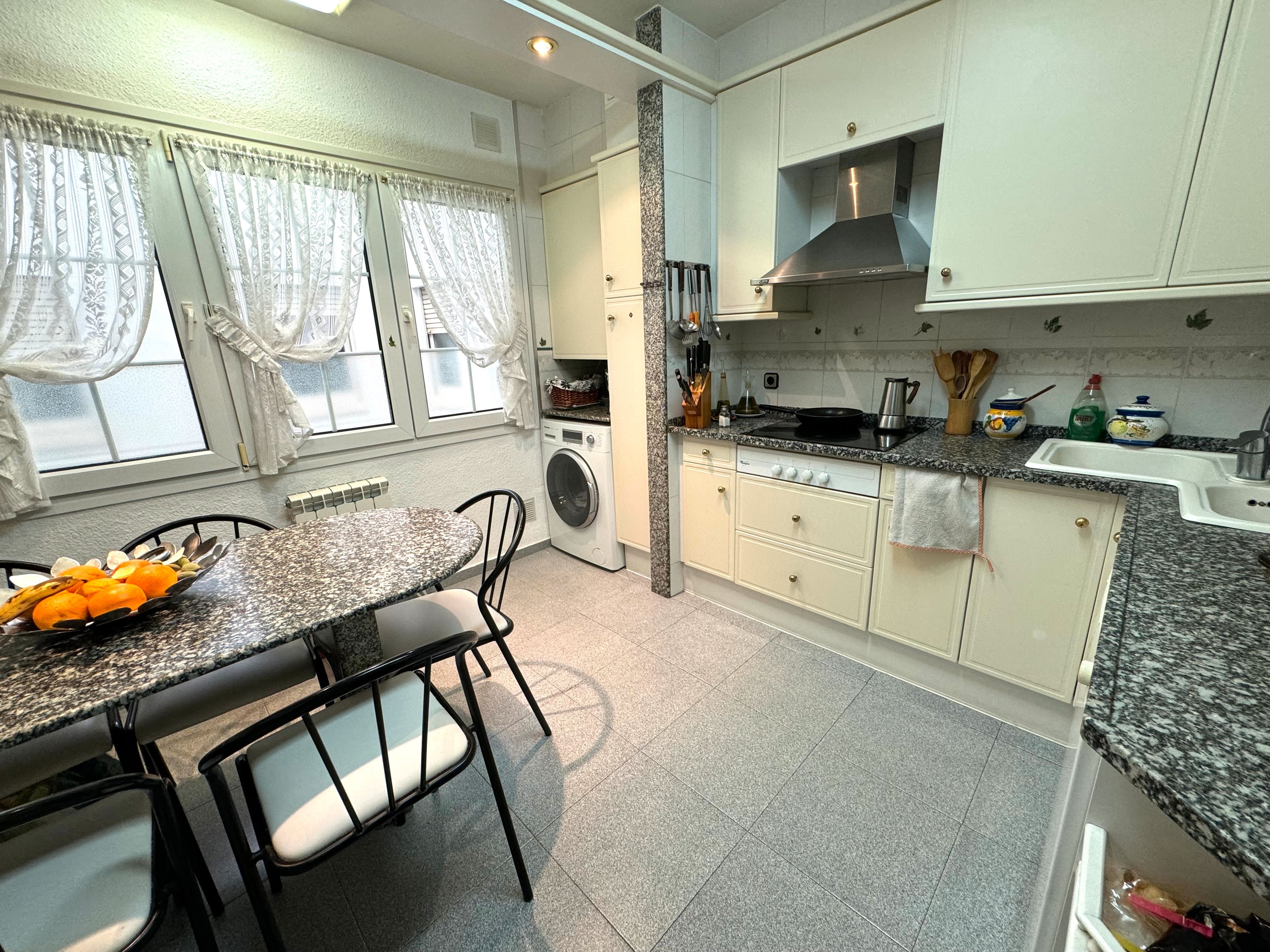 Kitchen of Flat for sale in Manresa  with Heating, Storage room and Oven